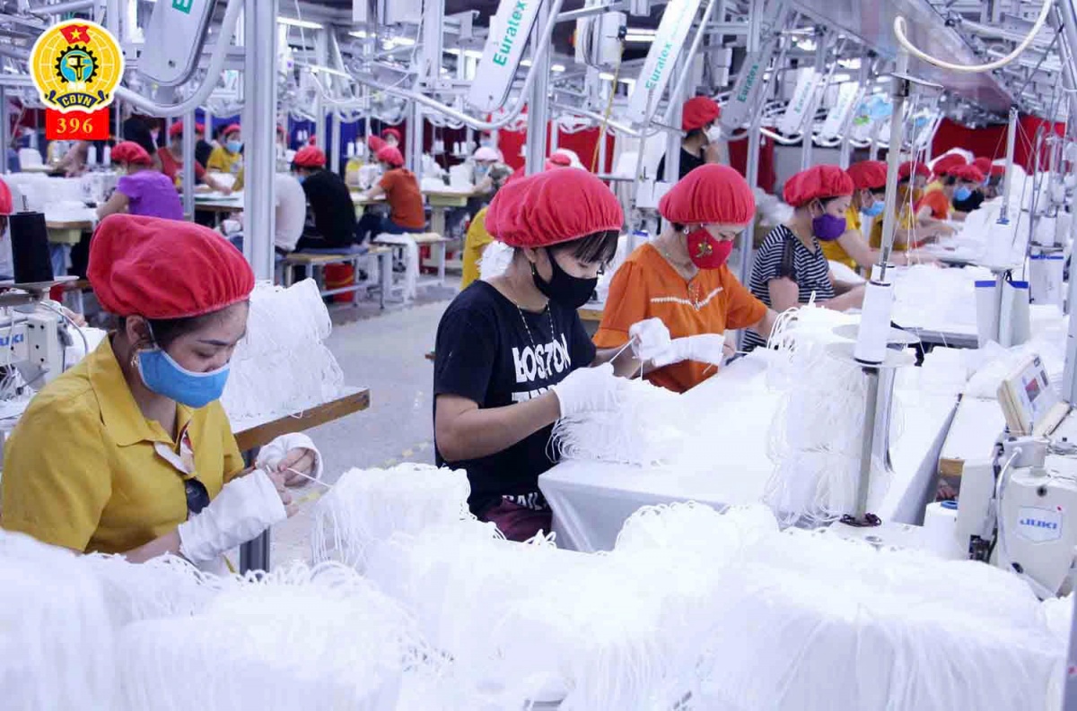 Doanh nghiệp sẽ bị xử phạt nếu không cung cấp thông tin tiền lương đến người lao động