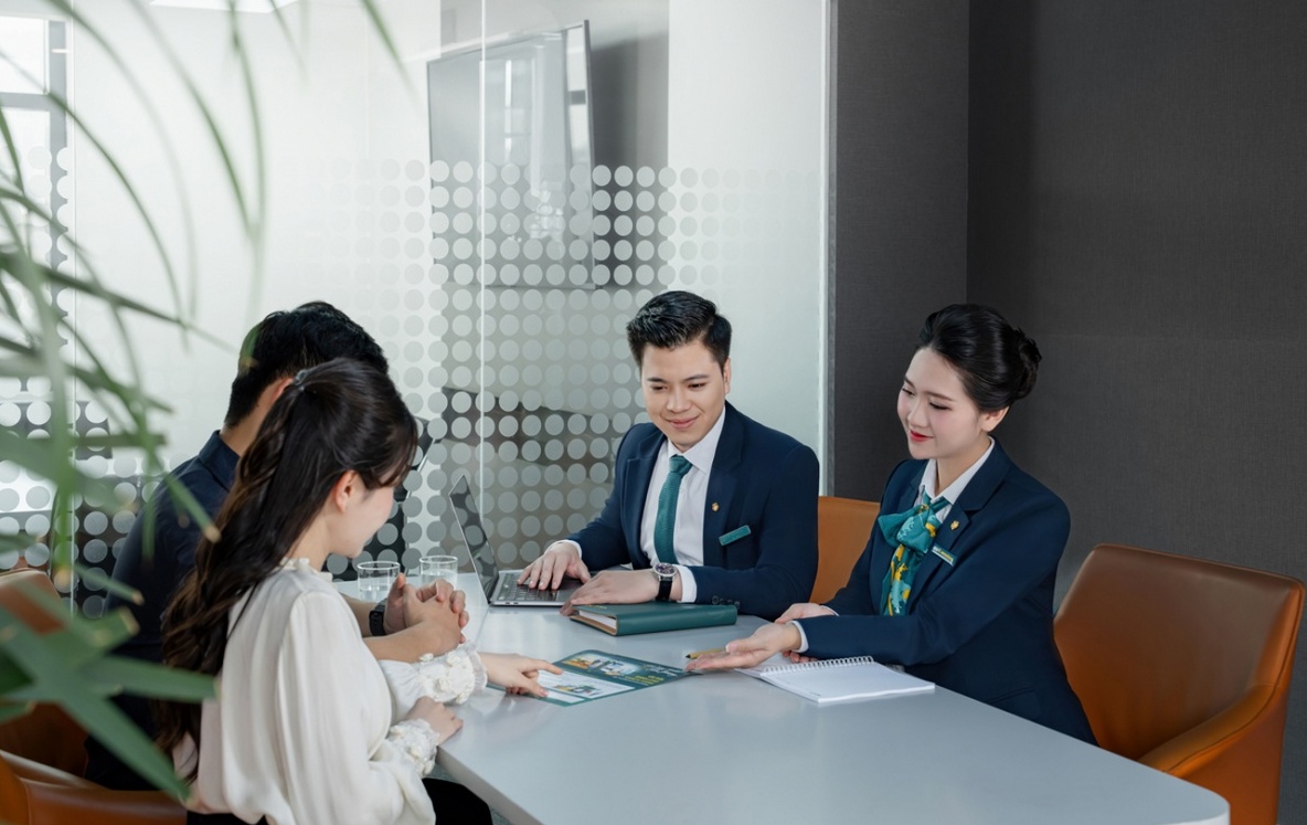 Phát Lộc khi tham gia gửi tiết kiệm tại BIDV