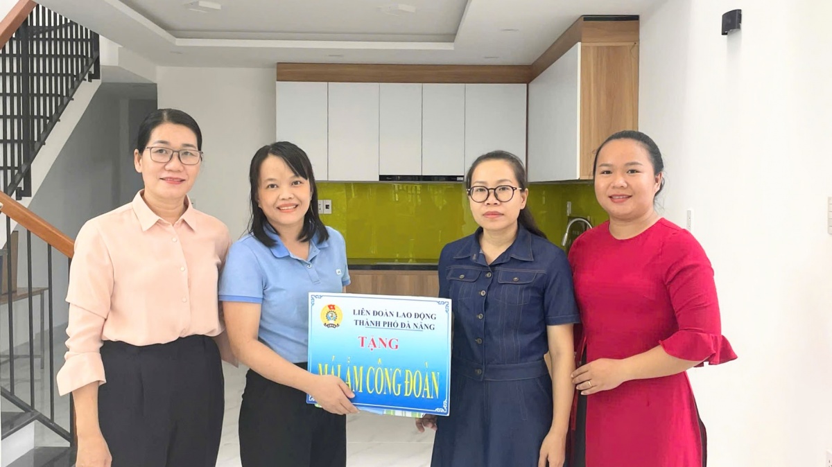 Chủ tịch LĐLĐ Đà Nẵng: ‘Công đoàn mãi là chỗ dựa vững chắc cho người lao động’ Chủ tịch LĐLĐ Đà Nẵng: ‘Công đoàn mãi là chỗ dựa vững chắc cho người lao động’