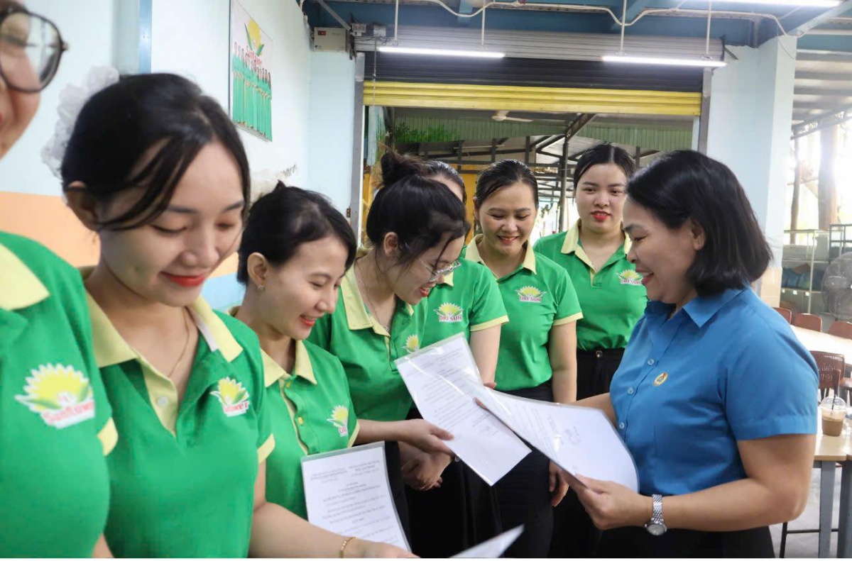 Chủ tịch LĐLĐ Đà Nẵng: ‘Công đoàn mãi là chỗ dựa vững chắc cho người lao động’ Chủ tịch LĐLĐ Đà Nẵng: ‘Công đoàn mãi là chỗ dựa vững chắc cho người lao động’