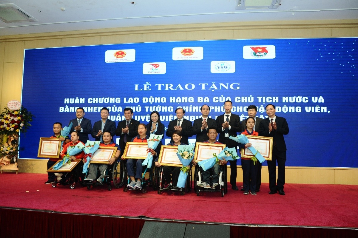 Kết luận 444: "Cú hích" lịch sử mở rộng cánh cửa Nghị trường cho người khuyết tật Kết luận 444: "Cú hích" lịch sử mở rộng cánh cửa Nghị trường cho người khuyết tật