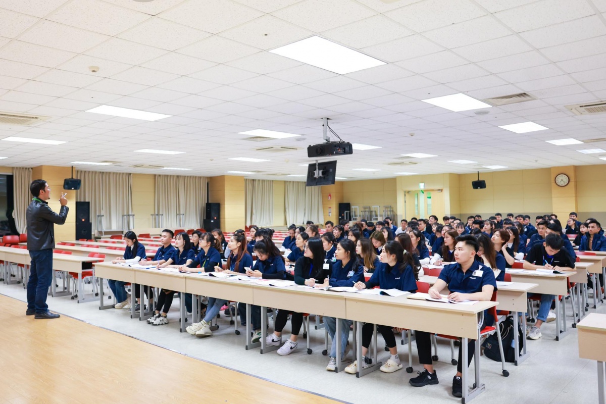 Đầu tư vào con người: Samsung Việt Nam giúp người lao động “nâng cấp” mỗi ngày