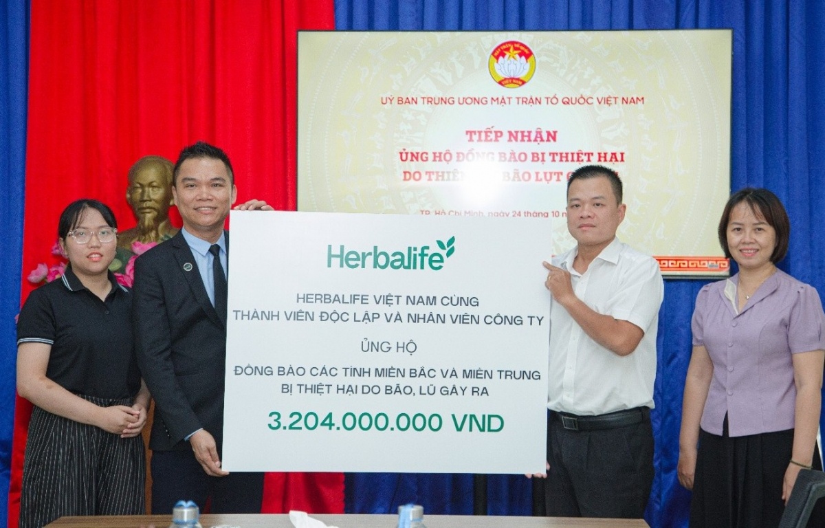 Chung tay với Mặt trận Tổ quốc hỗ trợ người dân trong bão lũ