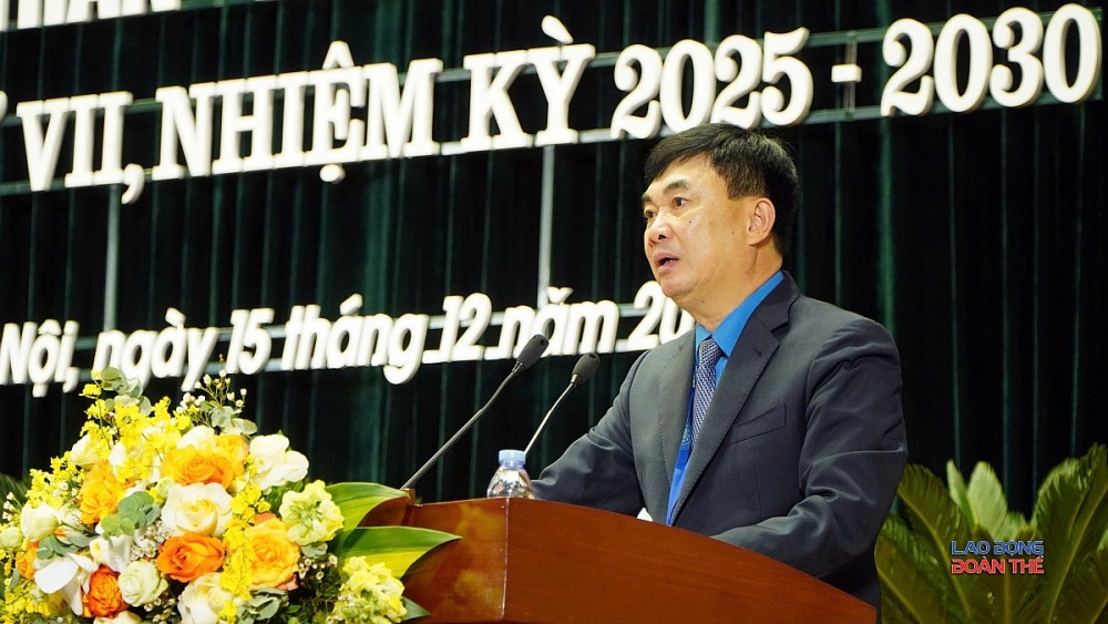 Đồng chí Ngô Hoàng Ngân, Đại biểu Quốc hội khóa XV, Bí thư Đảng ủy, Chủ tịch HĐTV Tập đoàn TKV  phát biểu tại Đại hội Công đoàn Than - Khoáng sản Việt Nam lần thứ VII, nhiệm kỳ 2025 – 2030. Ảnh:  Mạnh Thắng