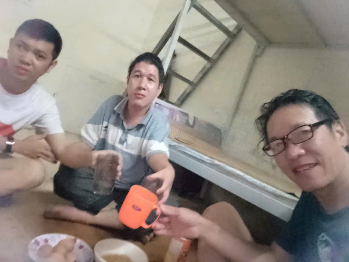 AI và những góc khuất nhân sinh: Bài 3 - Rượu, tình và những chiếc bẫy trên màn hình AI và những góc khuất nhân sinh: Bài 3 - Rượu, tình và những chiếc bẫy trên màn hình