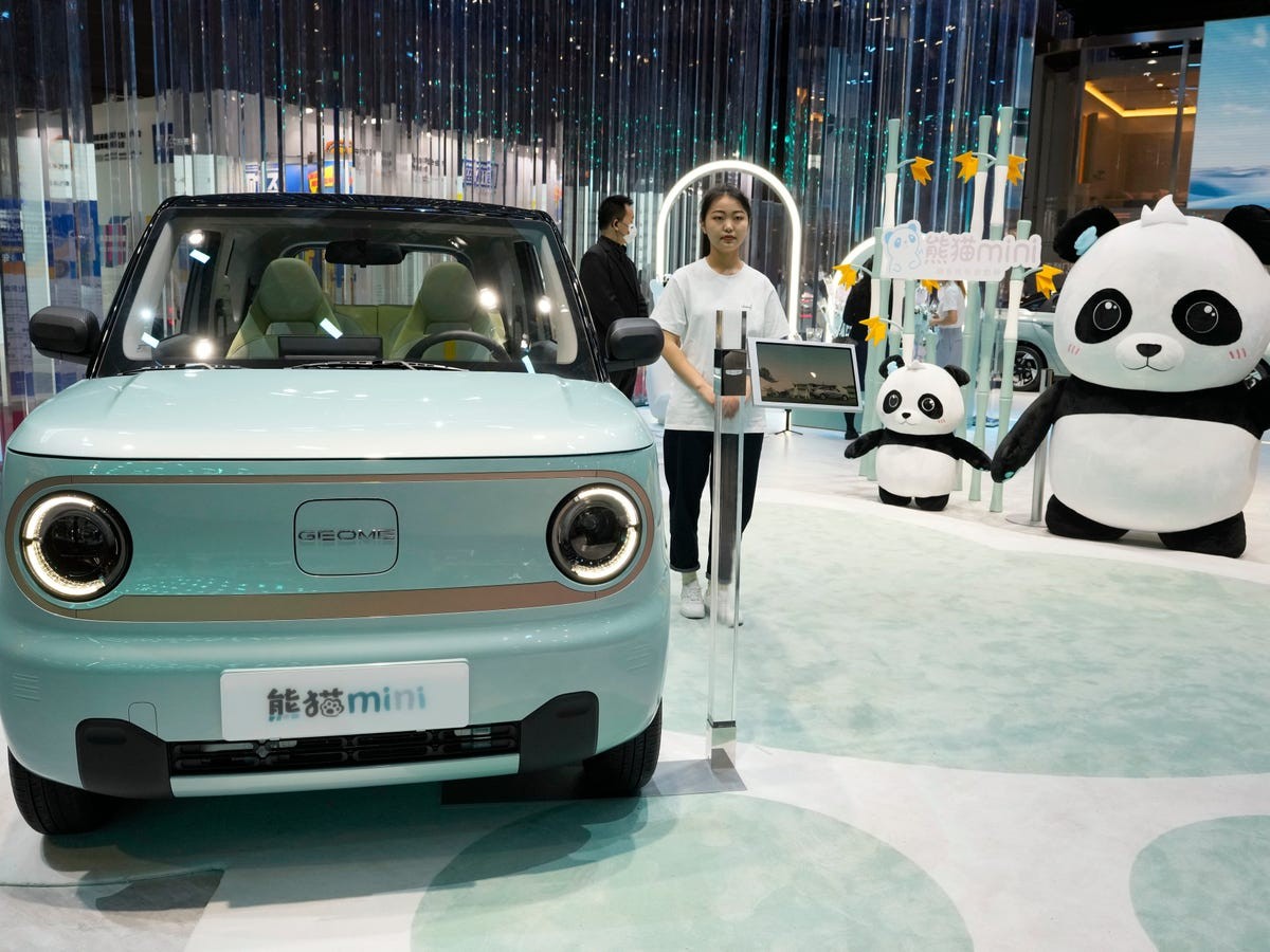 Chính phủ Trung Quốc muốn giảm bớt tốc độ đầu tư vào ngành xe điện