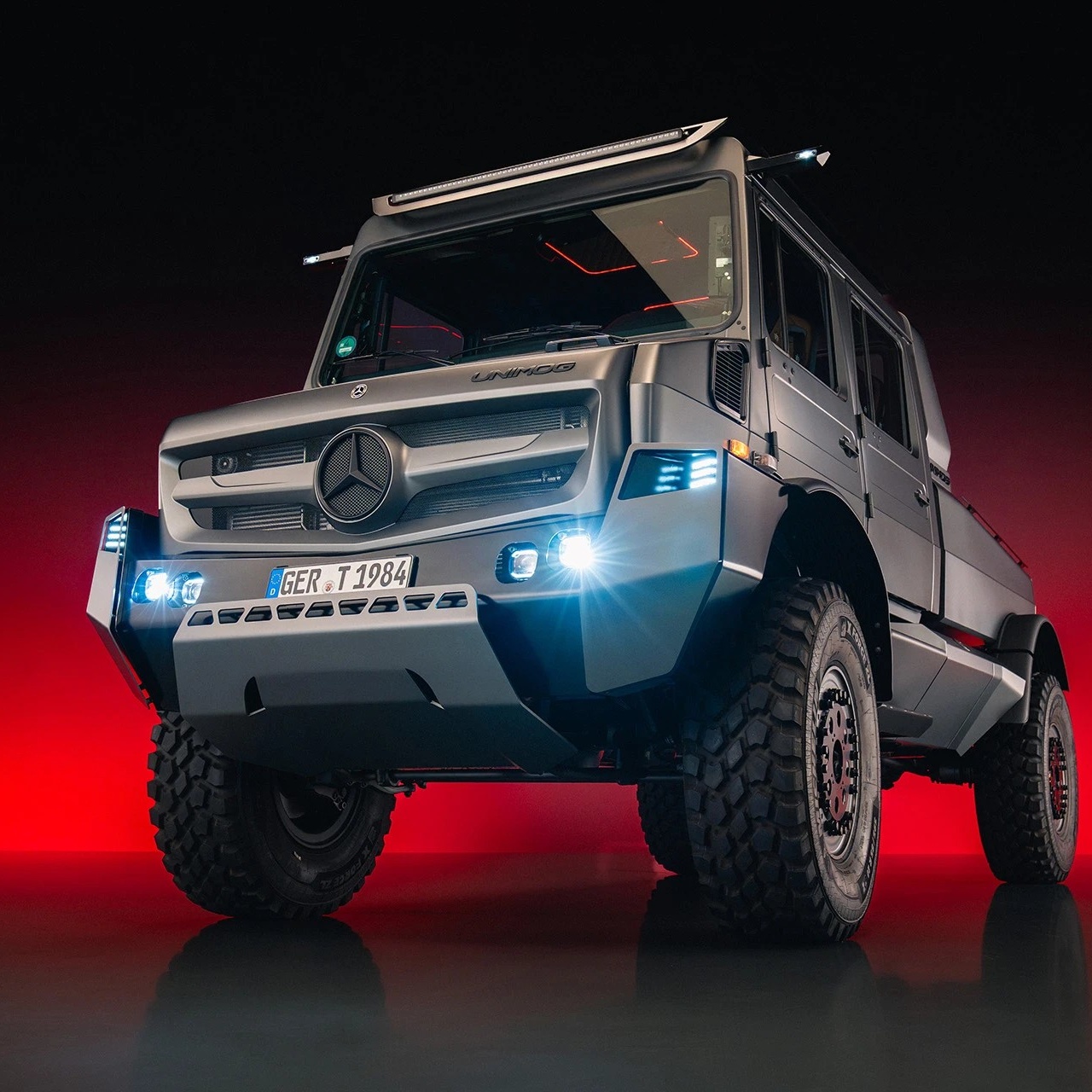 Mercedes-Benz làm mới hình ảnh Unimog bằng phiên bản off-road cao cấp