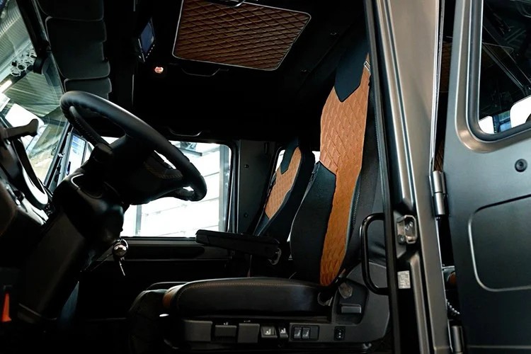 Mercedes-Benz làm mới hình ảnh Unimog bằng phiên bản off-road cao cấp