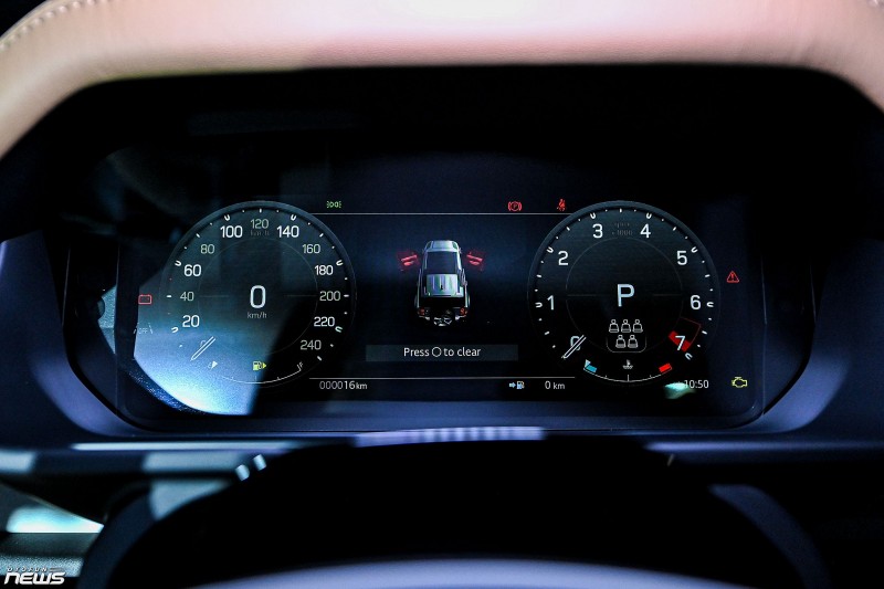 Land Rover Defender 110 2026 ra mắt, giá hơn 6,3 tỷ đồng khi đi kèm gói nâng cấp