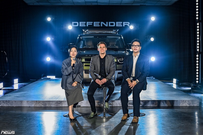 Land Rover Defender 110 2026 ra mắt, giá hơn 6,3 tỷ đồng khi đi kèm gói nâng cấp