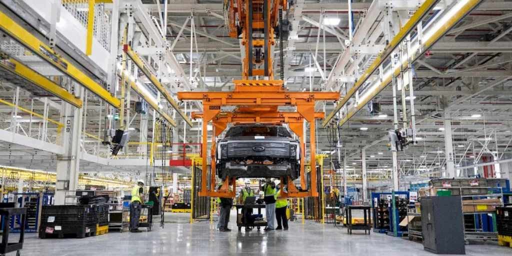 Ford chính thức khai tử bán tải điện F-150 Lightning, sẽ ra mắt phiên bản EREV đi trên 1.100 km