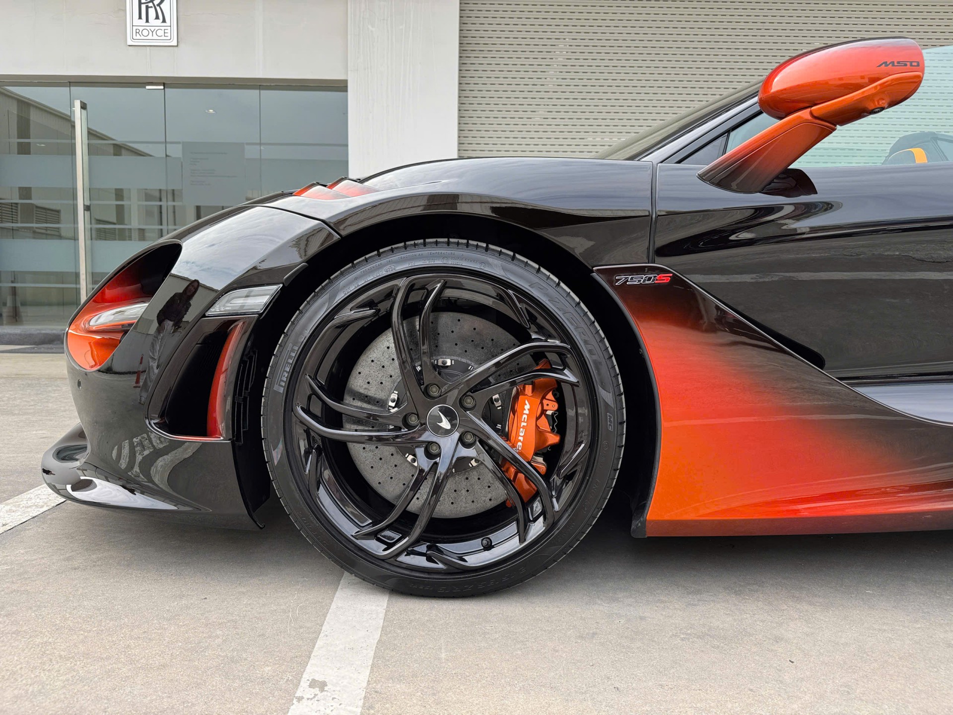 McLaren 750S Spider Orange Coriolis xuất hiện tại Hà Nội