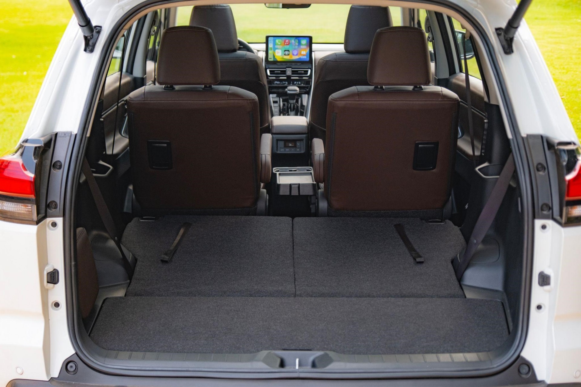 Toyota Innova Cross vững ngôi số 1 phân khúc xe hybrid tại Việt Nam, áp đảo phân khúc xe MPV Toyota Innova Cross vững ngôi số 1 phân khúc xe hybrid tại Việt Nam, áp đảo phân khúc xe MPV