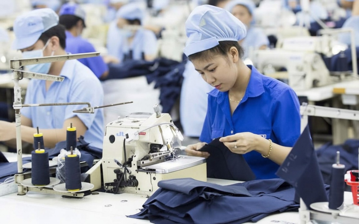 Chăm lo người lao động để ngành Dệt May vững vàng phát triển