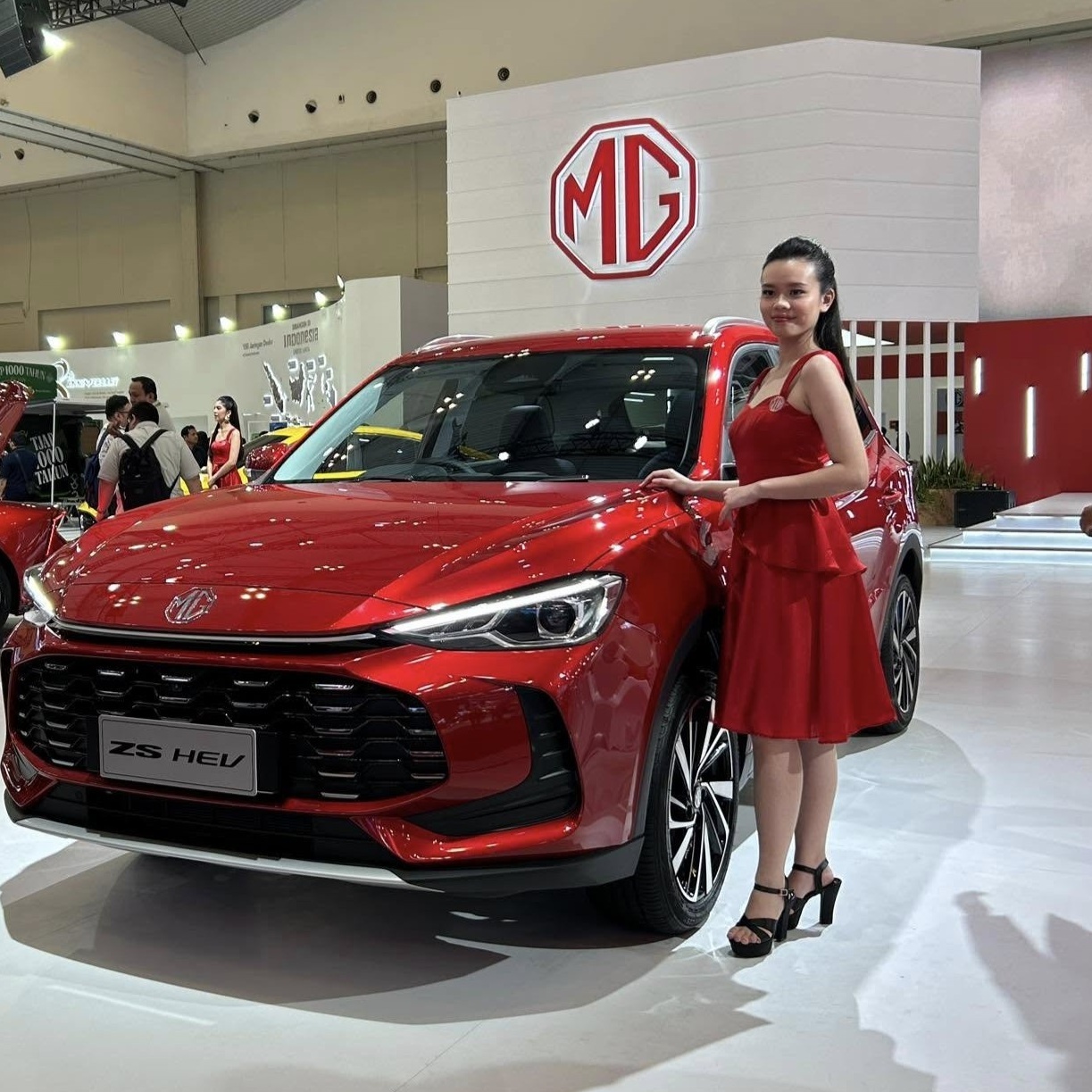 Cận cảnh MG ZS 2025, lột xác thiết kế, lần đầu có bản hybrid