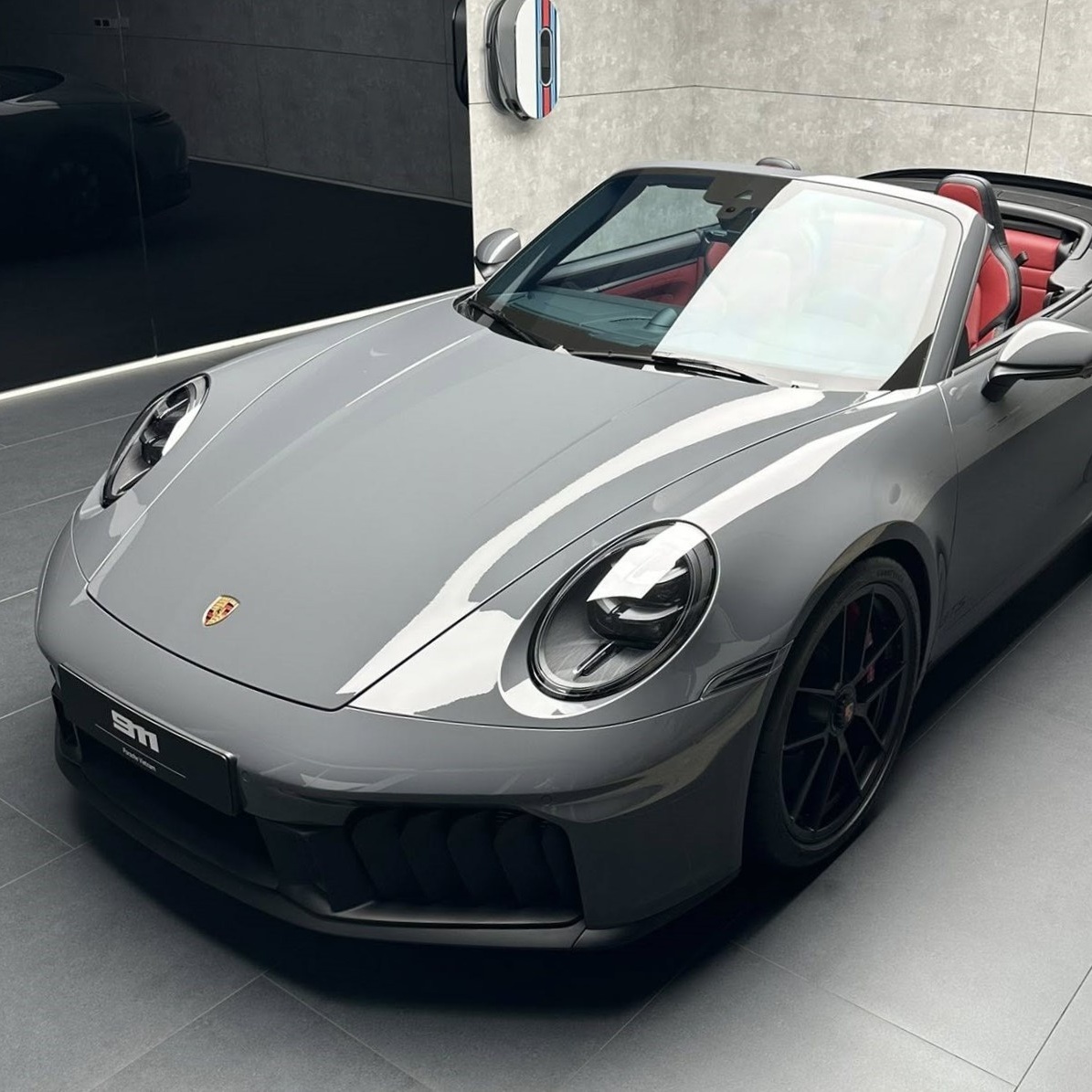 Porsche 911 trang bị động cơ hybrid có giá lăn bánh hơn 16 tỷ đồng tại Việt Nam