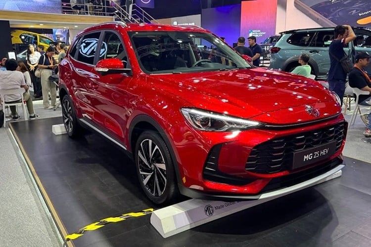 Cận cảnh MG ZS 2025, lột xác thiết kế, lần đầu có bản hybrid