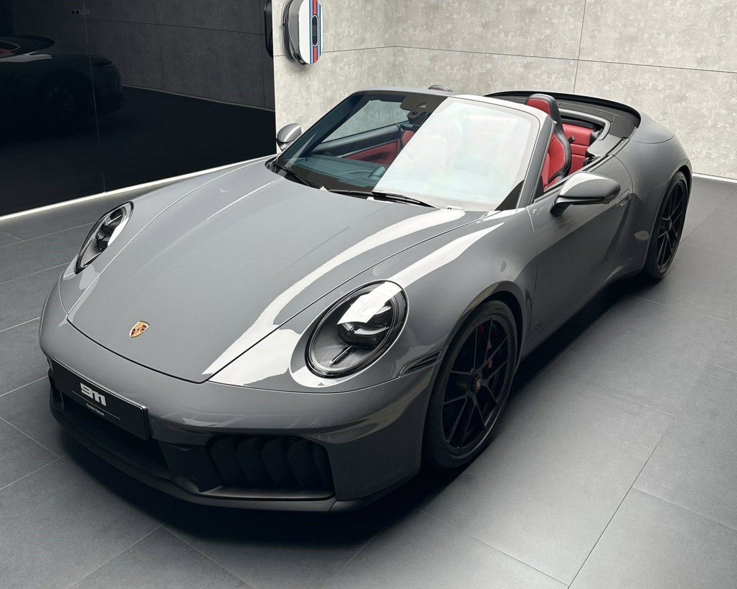 Porsche 911 trang bị động cơ hybrid có giá lăn bánh hơn 16 tỷ đồng tại Việt Nam