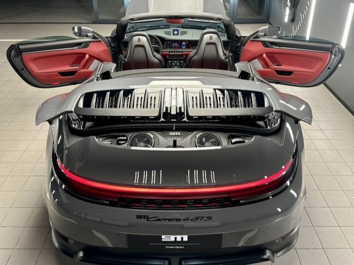 Porsche 911 trang bị động cơ hybrid có giá lăn bánh hơn 16 tỷ đồng tại Việt Nam