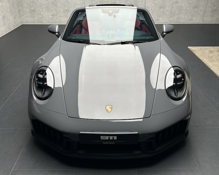 Porsche 911 trang bị động cơ hybrid có giá lăn bánh hơn 16 tỷ đồng tại Việt Nam