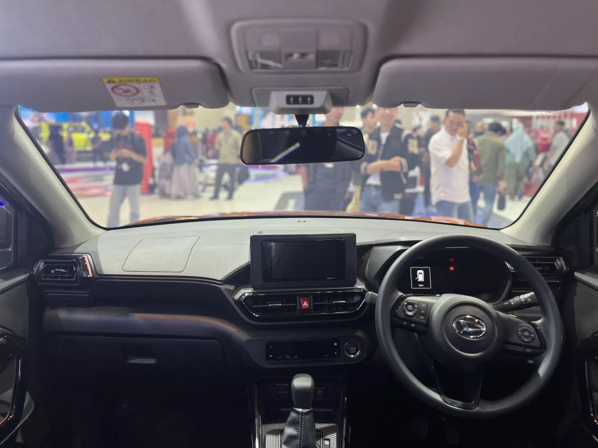 'Toyota Raize bản giới hạn' nâng cấp nhiều đồ chơi nhưng giá vẫn rẻ hơn xa bản thường bán ở Việt Nam 'Toyota Raize bản giới hạn' nâng cấp nhiều đồ chơi nhưng giá vẫn rẻ hơn xa bản thường bán ở Việt Nam