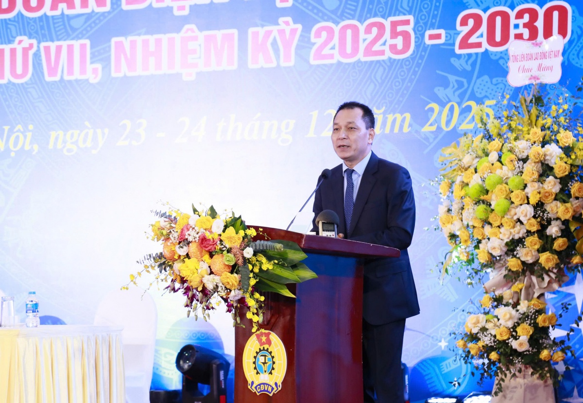Đổi mới phong trào thi đua để xây dựng Công đoàn Điện lực Việt Nam vững mạnh toàn diện