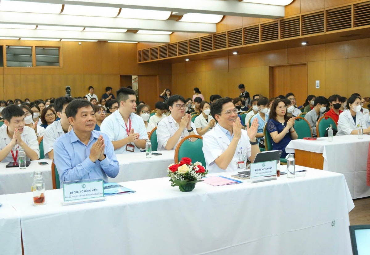 Hành trình 365 ngày của bác sĩ đồng hành với người cai nghiện thuốc lá