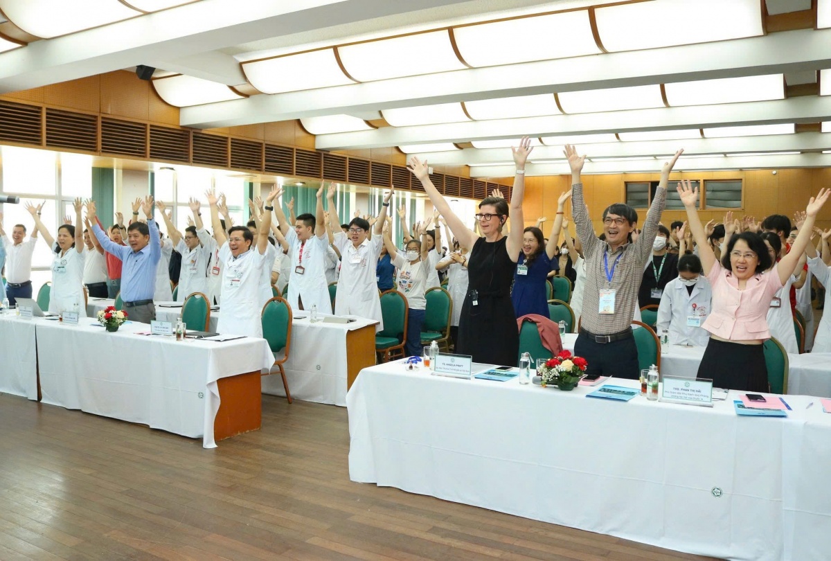 Hành trình 365 ngày của bác sĩ đồng hành với người cai nghiện thuốc lá