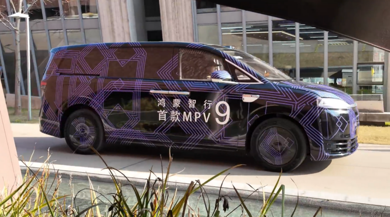 Hình ảnh Luxeed V9 chạy thử nghiệm trên đường với lớp áo ngụy trang