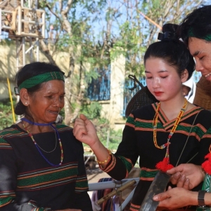 Mạch ngầm cao nguyên - Bài 1: Những người giữ lửa bon làng