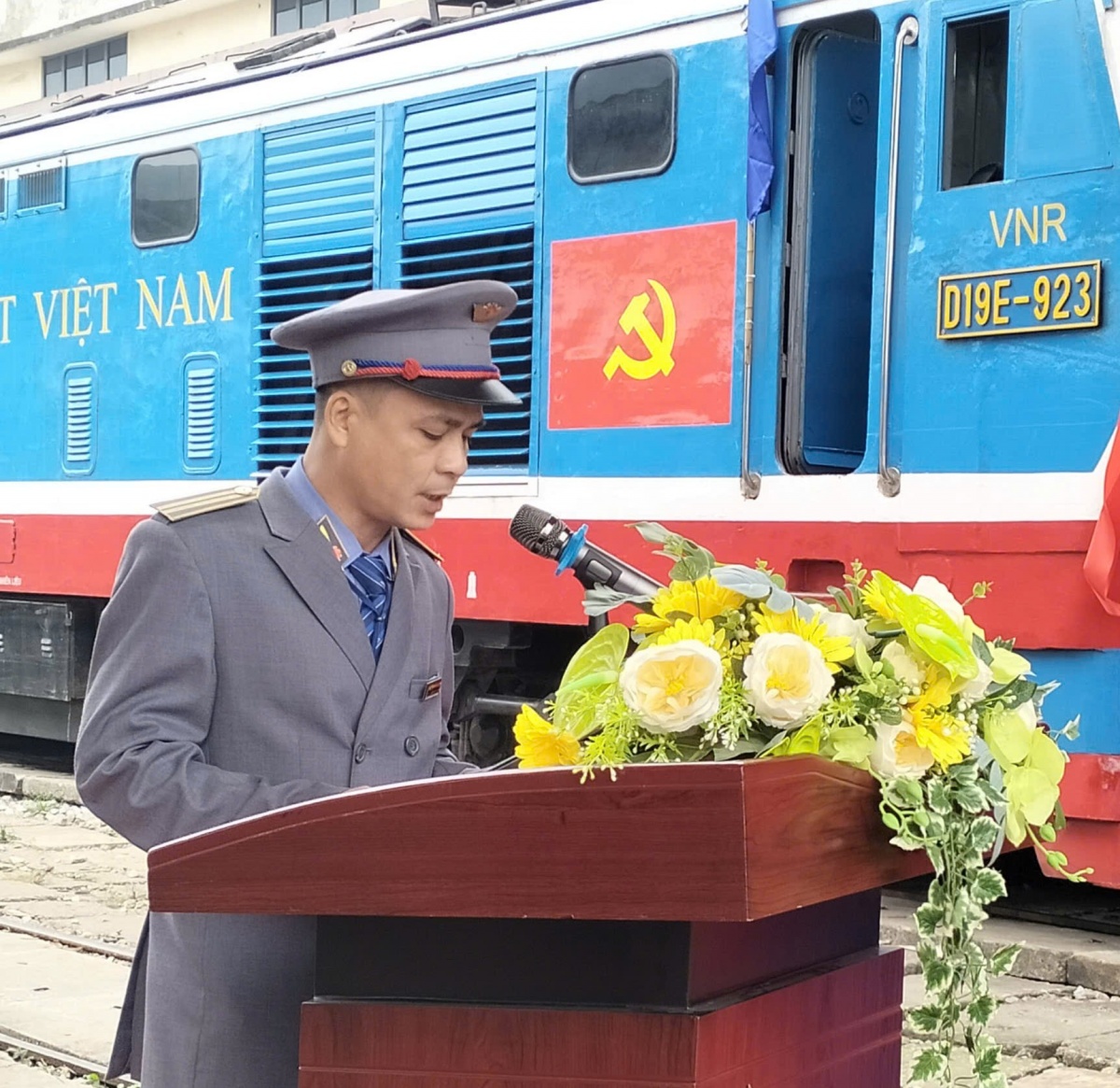 Khai trương đoàn tàu tuyên truyền chào mừng Đại hội XVII Công đoàn Đường sắt Việt Nam