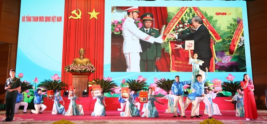 Xây dựng cán bộ công đoàn “3 giỏi, 4 tốt” trong quân đội