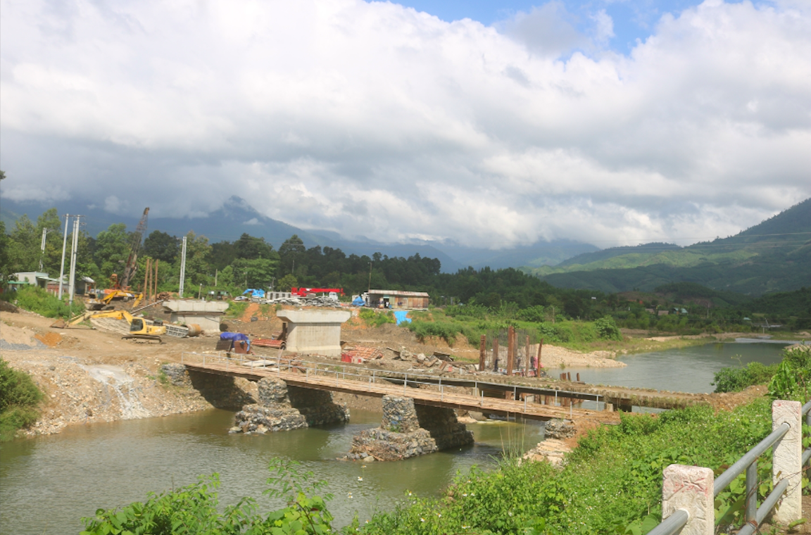 Khánh Hoà tập trung đầu tư hạ tầng giao thông các xã miền núi