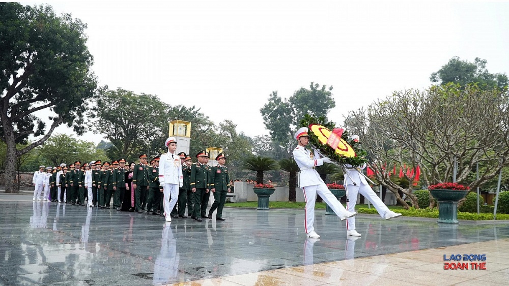 Trọn vẹn niềm tin trước anh linh Chủ tịch Hồ Chí Minh