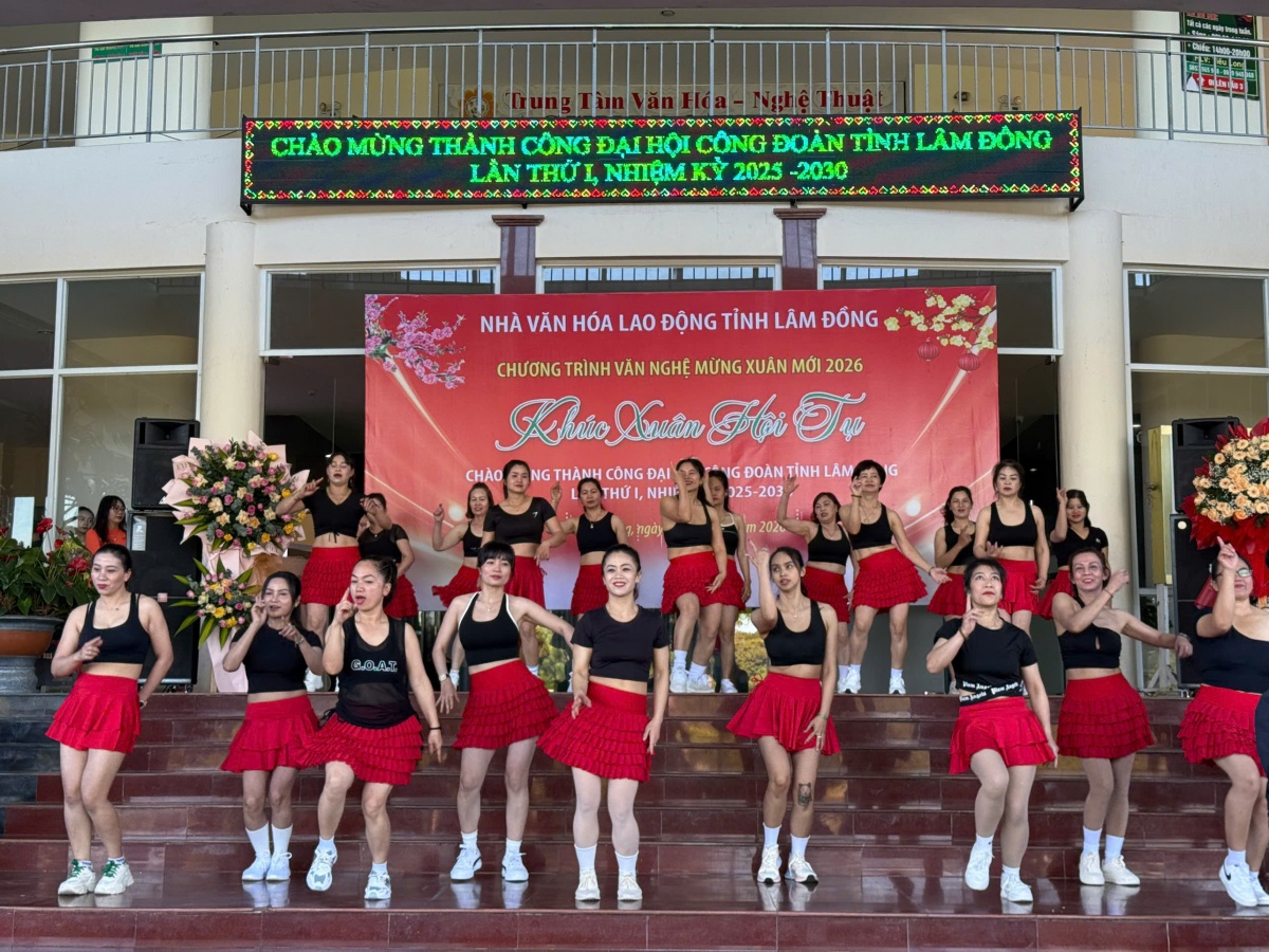 Cán bộ, đoàn viên, người lao động tỉnh Lâm Đồng phấn khởi, vững tin bước vào vận hội mới. Cán bộ, đoàn viên, người lao động tỉnh Lâm Đồng phấn khởi, vững tin bước vào vận hội mới.