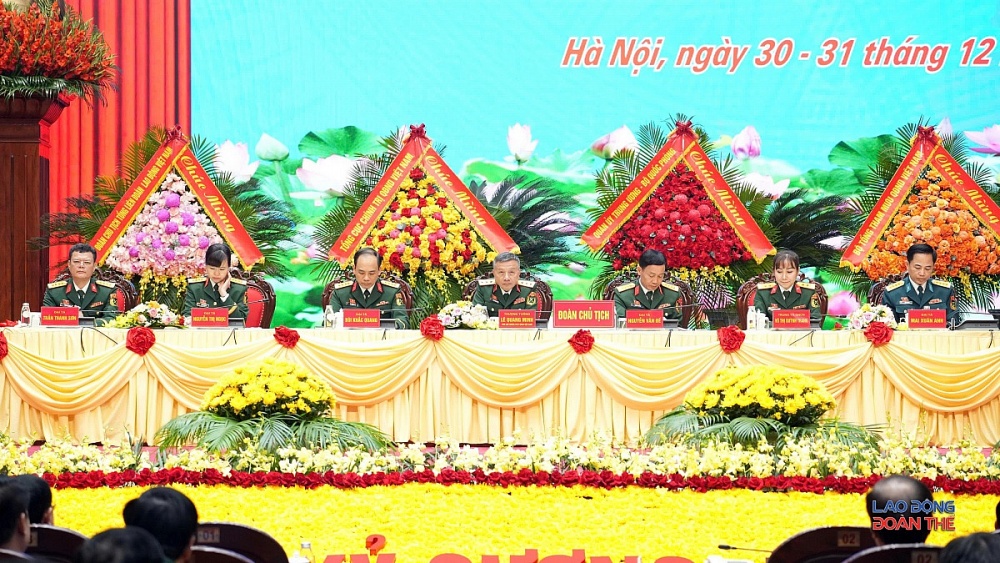 Thượng tướng Lê Quang Minh, thay mặt Đoàn Chủ tịch điều hành Đại hội thảo luận. Ảnh: Mạnh Thắng 