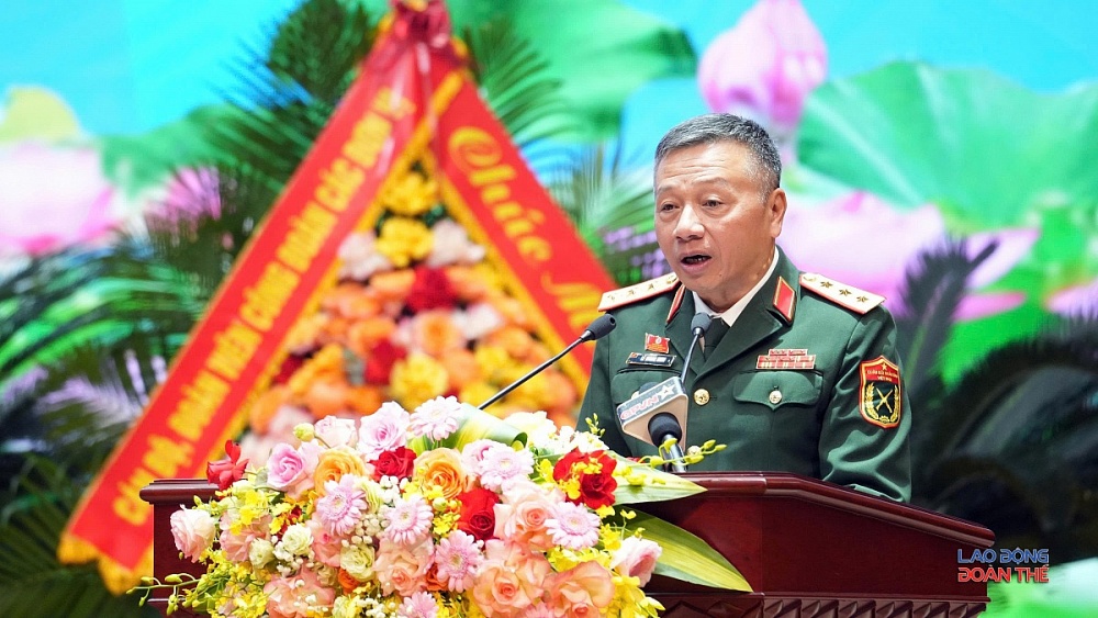 Thượng tướng Lê Quang Minh, Phó Chủ nhiệm Tổng cục Chính trị QĐND Việt Nam điều hành Đại hội. Ảnh: Mạnh Thắng