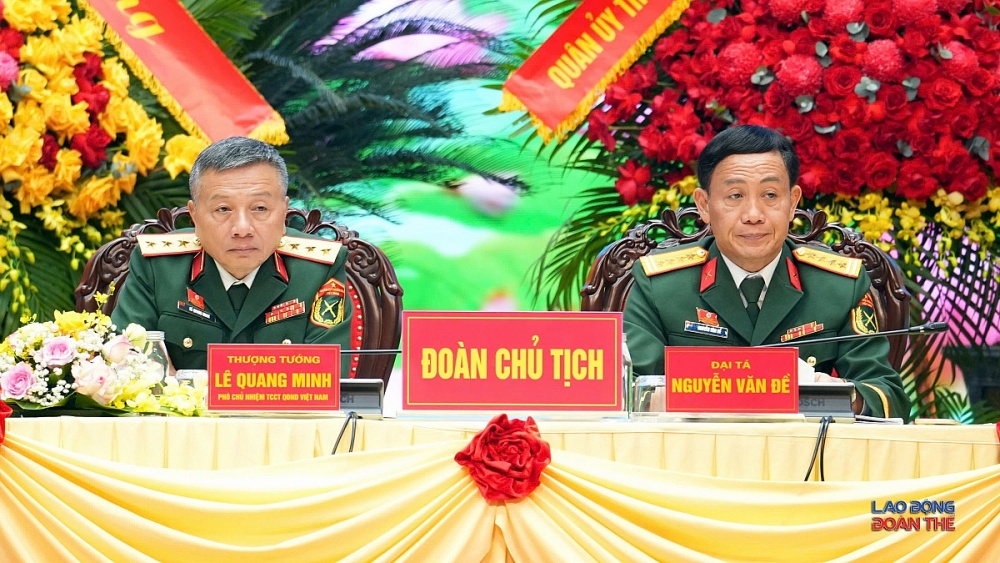 Thượng tướng Lê Quang Minh thay mặt Đoàn Chủ tịch điều hành Đại hội thảo luận. Ảnh: Mạnh Thắng