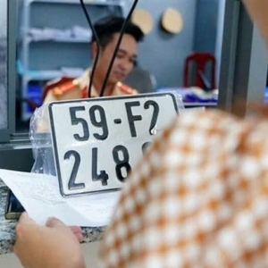 Từ 1.1.2026, chính thức giảm 6 triệu đồng lệ phí cấp biển số xe ô tô tại Hà Nội và TP HCM