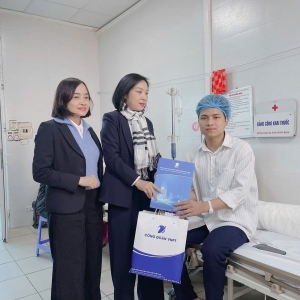 Công đoàn thăm hỏi kỹ sư dũng cảm cứu người trong vụ cháy tại Hà Nội