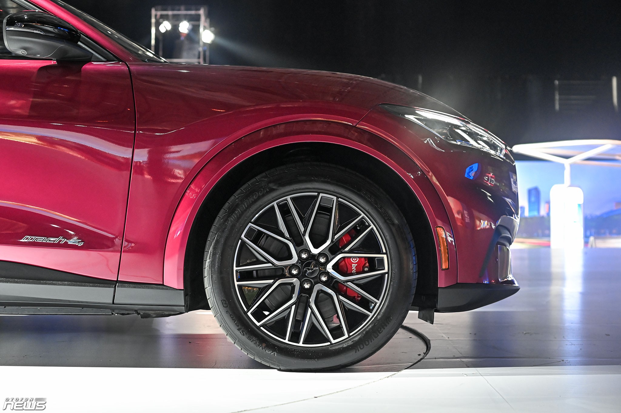 Ford Mustang Mach-E: Di sản của dòng xe cơ bắp Mỹ trong một mẫu xe SUV điện Ford Mustang Mach-E: Di sản của dòng xe cơ bắp Mỹ trong một mẫu xe SUV điện