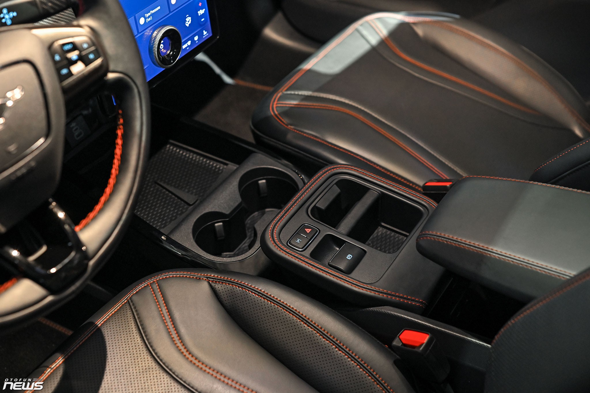 Ford Mustang Mach-E: Di sản của dòng xe cơ bắp Mỹ trong một mẫu xe SUV điện Ford Mustang Mach-E: Di sản của dòng xe cơ bắp Mỹ trong một mẫu xe SUV điện