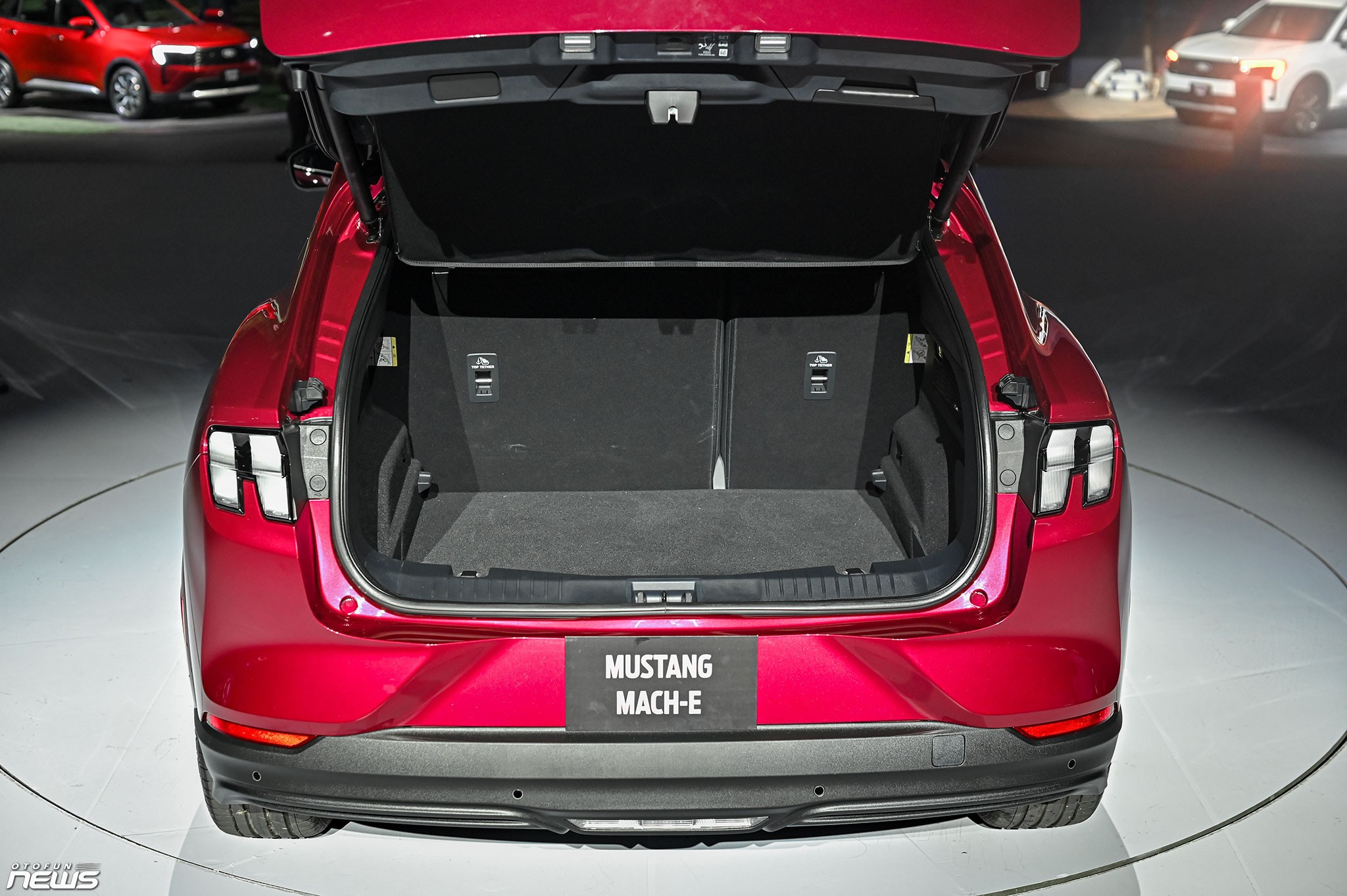 Ford Mustang Mach-E: Di sản của dòng xe cơ bắp Mỹ trong một mẫu xe SUV điện Ford Mustang Mach-E: Di sản của dòng xe cơ bắp Mỹ trong một mẫu xe SUV điện