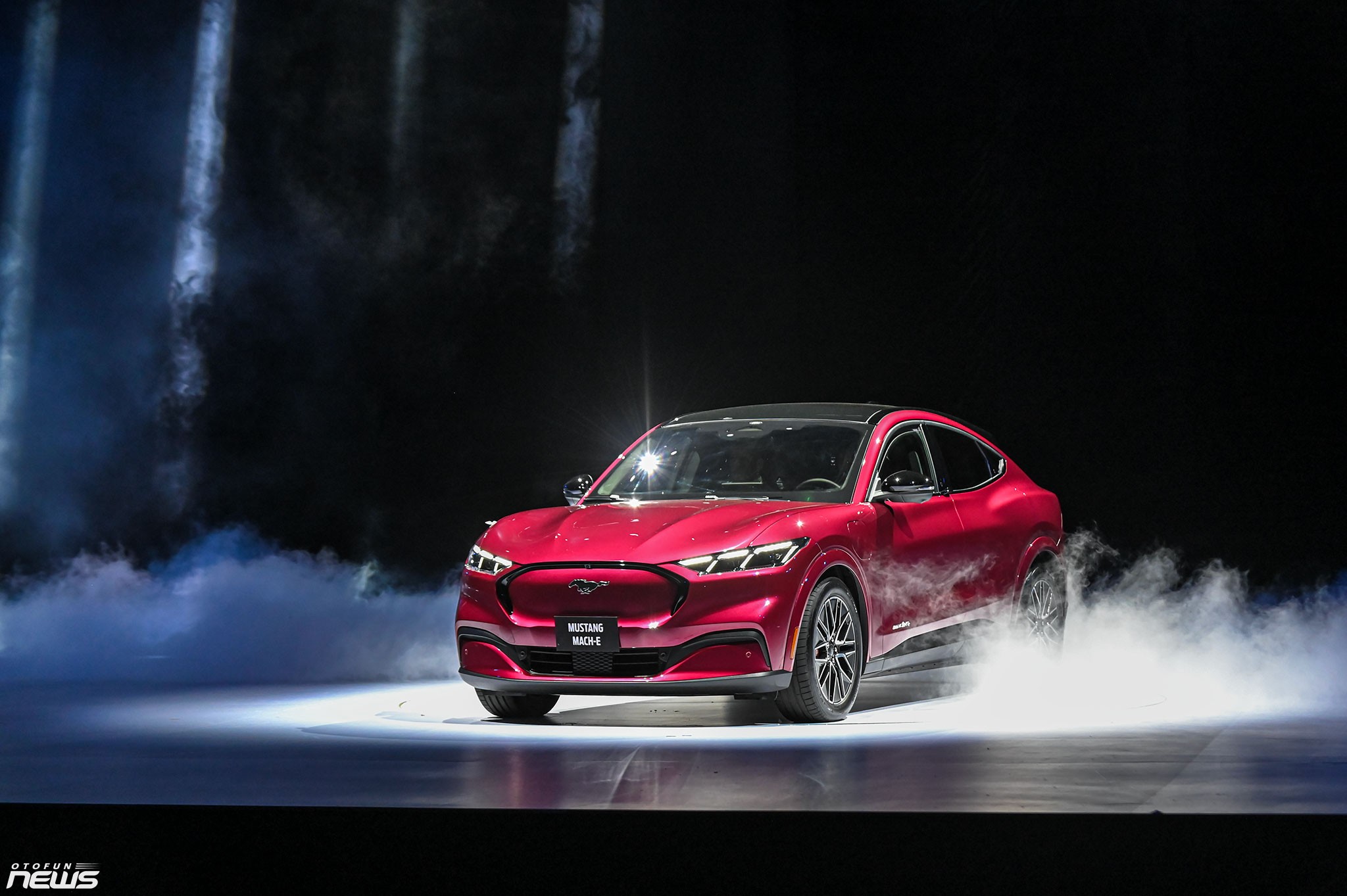 Ford Mustang Mach-E: Di sản của dòng xe cơ bắp Mỹ trong một mẫu xe SUV điện Ford Mustang Mach-E: Di sản của dòng xe cơ bắp Mỹ trong một mẫu xe SUV điện