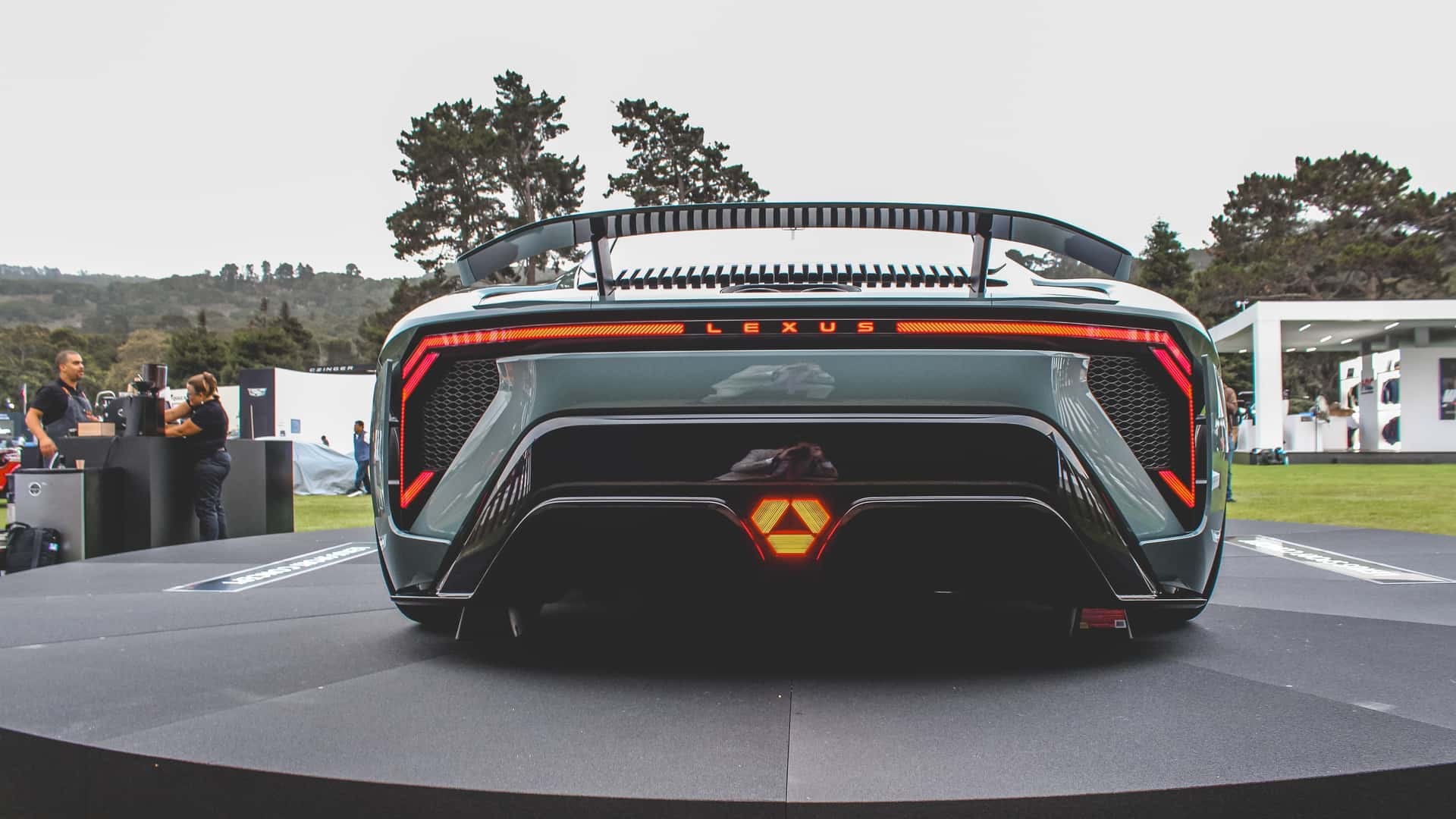 Lexus trình làng mẫu Sport Concept với thiết kế ấn tượng, hé lộ dòng xe thể thao sắp sản xuất