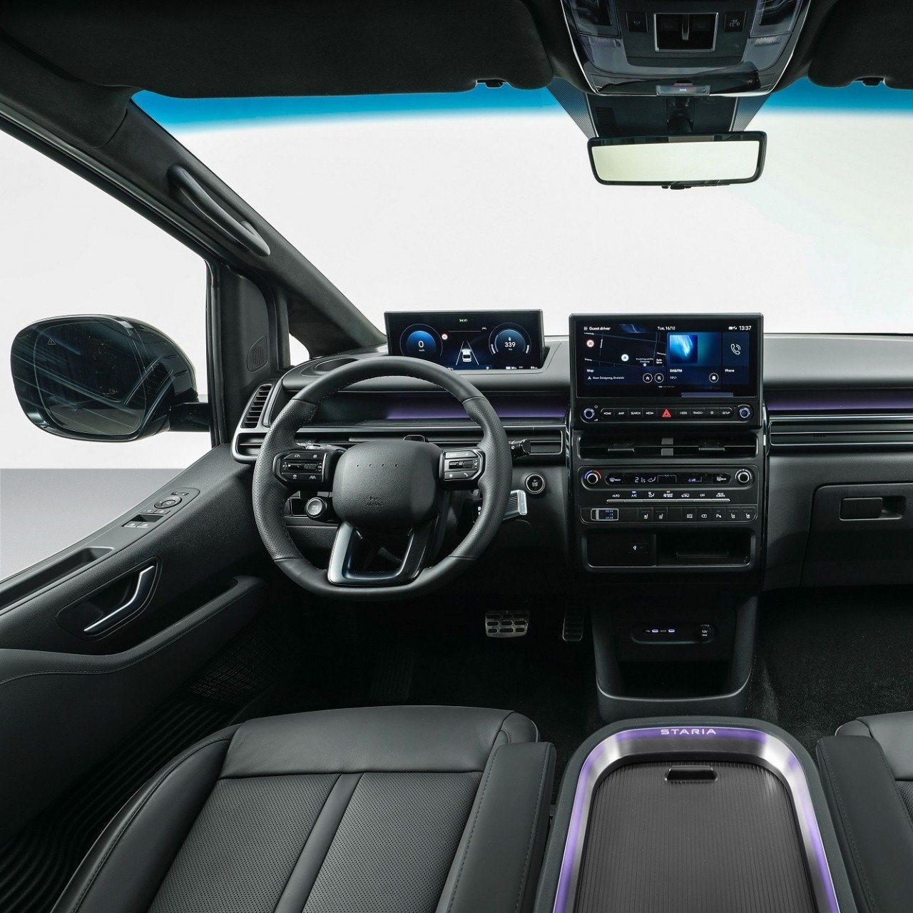 Cận cảnh Hyundai Staria EV 2026, sạc nhanh chỉ với 20 phút