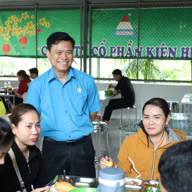 Người lao động An Giang gửi gắm niềm tin trước thềm Đại hội Đảng