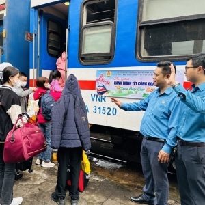 2.000 vé tàu, 500 vé máy bay đưa đoàn viên, người lao động về quê đón Tết