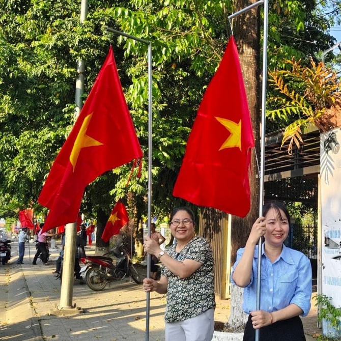 Rạng rỡ sắc cờ hoa, gửi trọn niềm tin hướng về Đại hội XIV của Đảng