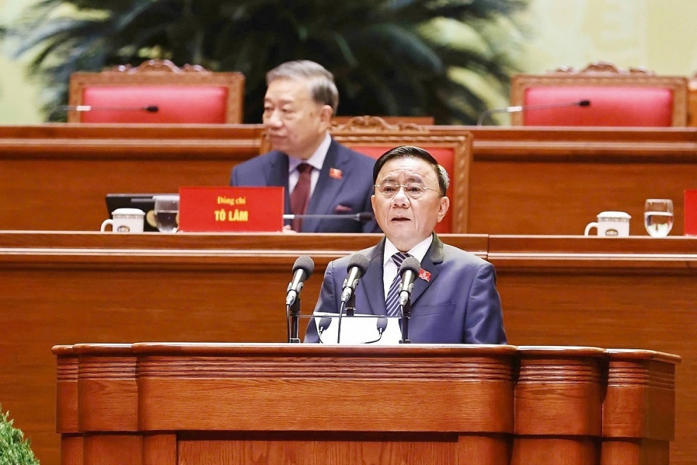 Ủy viên Bộ Chính trị, Thường trực Ban Bí thư Trần Cẩm Tú tuyên bố lý do, khai mạc phiên họp trù bị Đại hội XIV của Đảng. Ảnh: Trung tâm Báo chí Đại hội XIV